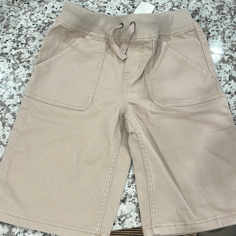 Hanna Andersson khaki carpenter shorts
